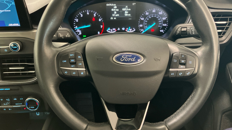 Ford Focus 1.0 EcoBoost 125 Titanium 5dr Petrol Hatchback